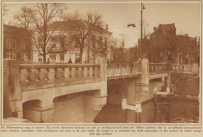83752 Gezicht op de Willemsbrug over de Stadsbuitengracht te Utrecht, uit het zuidwesten.